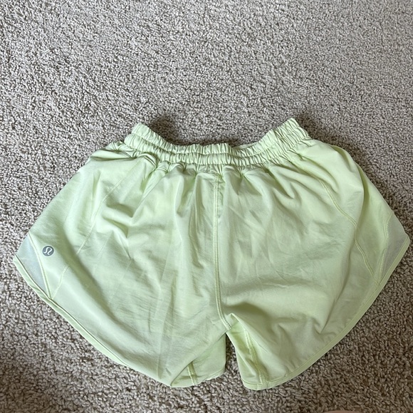 Lululemon Hotty Hot Shorts Crimson Green - Picture 2 of 3